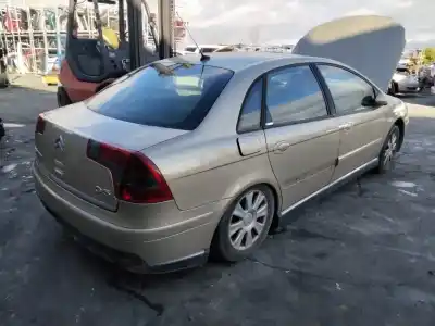 Veículo de Sucata citroen c5 berlina exclusive do ano 2001 alimentado 