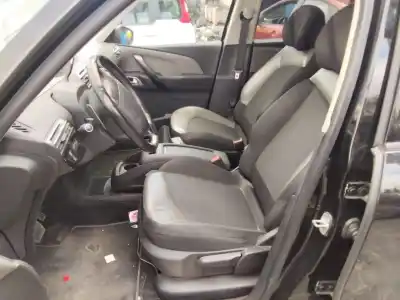 Veículo de Sucata citroen c4 grand picasso live do ano 2001 alimentado 