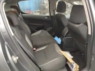 Veicolo di demolizione peugeot 308 access dell'anno 2001 alimentato 