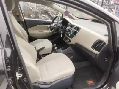 Scrapping Vehicle kia rio basic of the year 2001 powered g4la