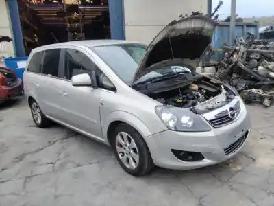 Veículo de Sucata opel zafira b cosmo do ano 2001 alimentado a17dtj