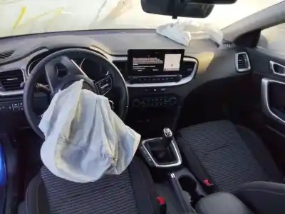 Veículo de Sucata kia xceed drive 160 cv / 118 kw do ano 2001 alimentado g4lk