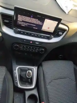 Veículo de Sucata kia xceed drive 160 cv / 118 kw do ano 2001 alimentado g4lk