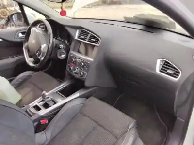 Sloopvoertuig citroen c4 lim. exclusive van het jaar 2001 aangedreven 