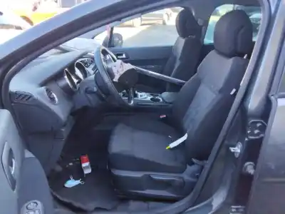 Veicolo di demolizione peugeot 3008 confort dell'anno 2001 alimentato 9hz