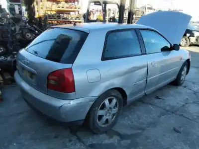 Veicolo di demolizione audi a3 (8l1) 1.8 dell'anno 2001 alimentato 0