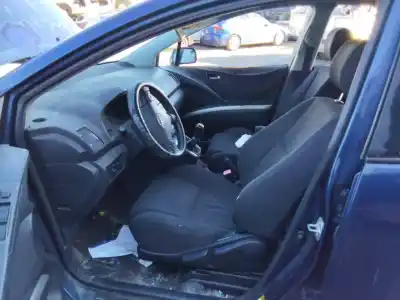 Scrapping Vehicle toyota corolla (e12) 2.0 d-4d linea sol berlina of the year 2001 powered 1cdftv