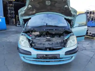 Sloopvoertuig citroen c8 2.0 hdi premier van het jaar 2001 aangedreven 