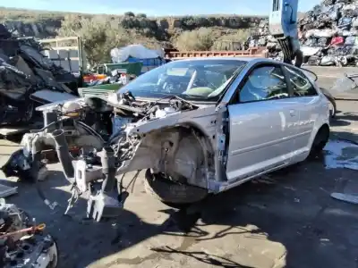 Veículo de Sucata audi a3 (8p) 2.0 fsi ambiente do ano 2001 alimentado 