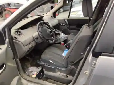 Veicolo di demolizione renault scenic ii scenic ii dell'anno 2001 alimentato 