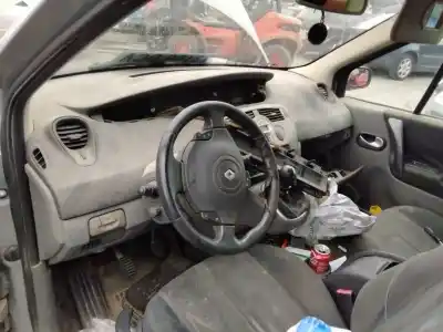 Veicolo di demolizione renault scenic ii scenic ii dell'anno 2001 alimentato 