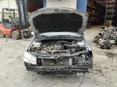 Veicolo di demolizione KIA CERATO  dell'anno 2001 alimentato D4EA