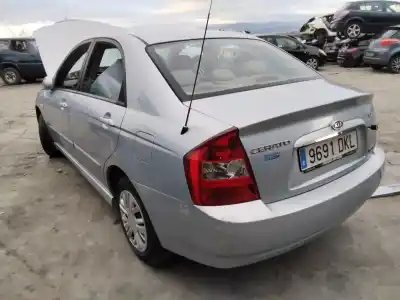 Veicolo di demolizione kia cerato 2.0 ex crdi berlina dell'anno 2001 alimentato d4ea