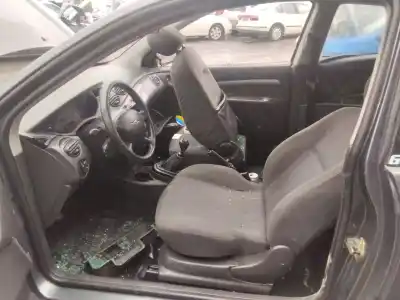 Veicolo di demolizione ford focus berlina (cak) trend dell'anno 2001 alimentato 