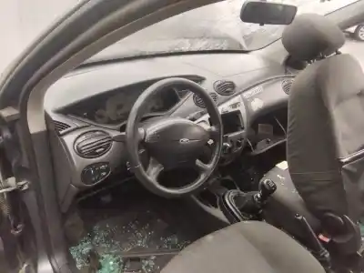 Veicolo di demolizione ford focus berlina (cak) trend dell'anno 2001 alimentato 