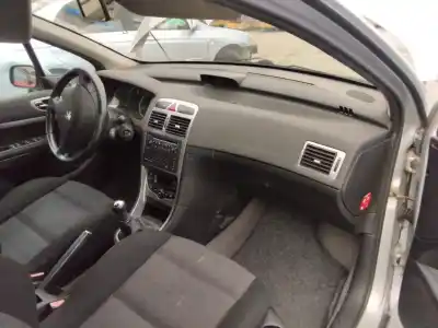 Veicolo di demolizione peugeot 307 break / sw (s1) break xr dell'anno 2001 alimentato 