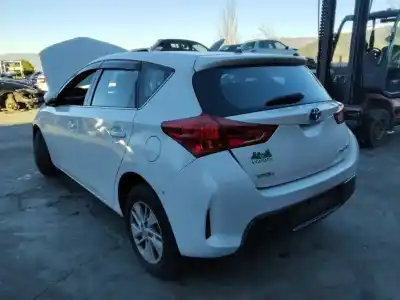 Veículo de Sucata toyota auris hybrid active do ano 2001 alimentado 