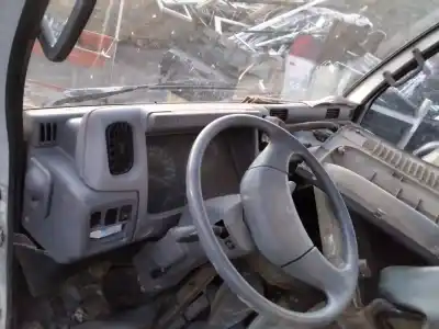 Veicolo di demolizione nissan cabstar e cabina simple cabina individual dell'anno 2001 alimentato 