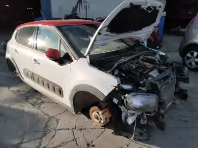 Veículo de Sucata citroen c3 picasso feel do ano 2001 alimentado 