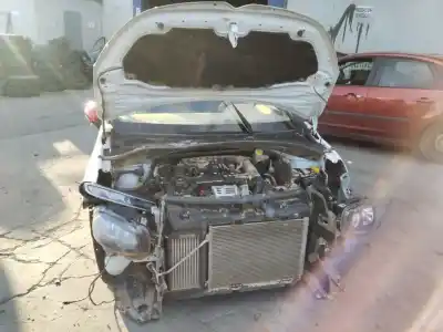 Veículo de Sucata citroen c3 picasso feel do ano 2001 alimentado 