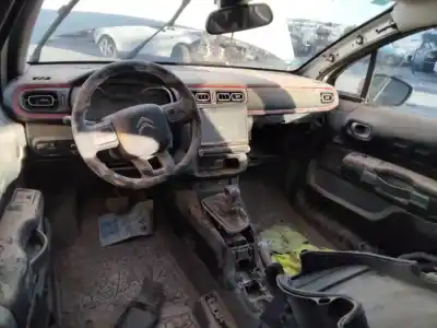 Veículo de Sucata citroen c3 picasso feel do ano 2001 alimentado 