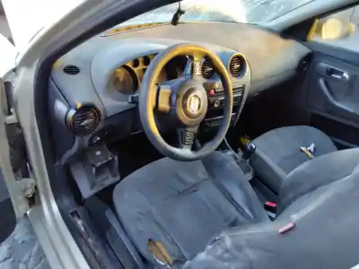 Veículo de Sucata seat cordoba berlina (6l2) fresh do ano 2001 alimentado 