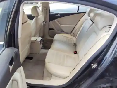 Veículo de Sucata volkswagen passat b6 (3c2) 2.0 tdi 16v do ano 2001 alimentado 0