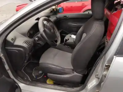 Veículo de Sucata peugeot 206 berlina e-music do ano 2001 alimentado 