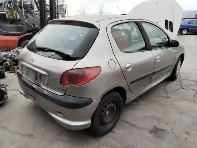 Veículo de Sucata peugeot 206 berlina e-music do ano 2001 alimentado 