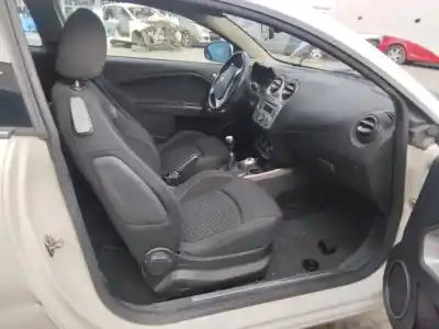 Veículo de Sucata ALFA ROMEO MITO (145)  do ano 2001 alimentado 955A6000