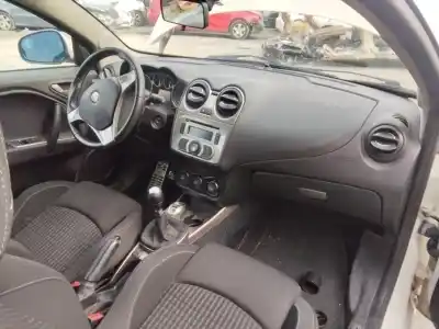 Veículo de Sucata alfa romeo mito (145) distinctive do ano 2001 alimentado 955a6000