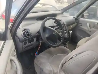Veículo de Sucata citroen xsara picasso (n68) 1.6 hdi do ano 2001 alimentado 