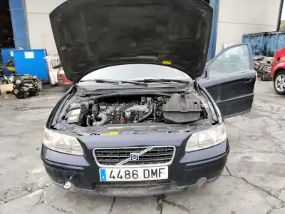 Verschrottungsfahrzeug volvo s60 berlina 2.4 d des jahres 2001 angetrieben d5244t