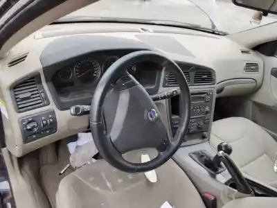 Verschrottungsfahrzeug volvo s60 berlina 2.4 d des jahres 2001 angetrieben d5244t