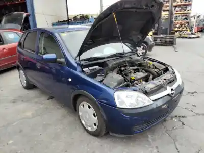 Verschrottungsfahrzeug OPEL CORSA C  des Jahres 2001 angetrieben 