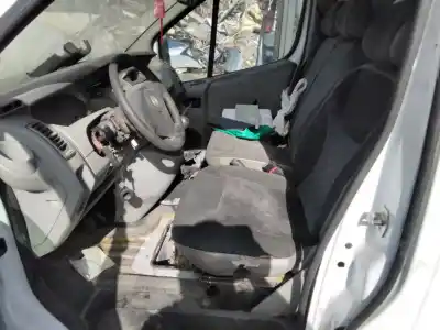 Sloopvoertuig opel vivaro combi 2.7t corto van het jaar 2001 aangedreven 