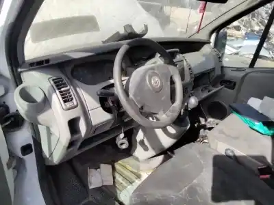 Sloopvoertuig opel vivaro combi 2.7t corto van het jaar 2001 aangedreven 