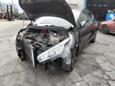 Scrapping Vehicle kia ceed drive 136 cv / 100 kw of the year 2001 powered d4fb