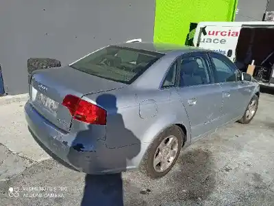 Veicolo di demolizione audi a4 berlina (8e) blb dell'anno 2001 alimentato blb