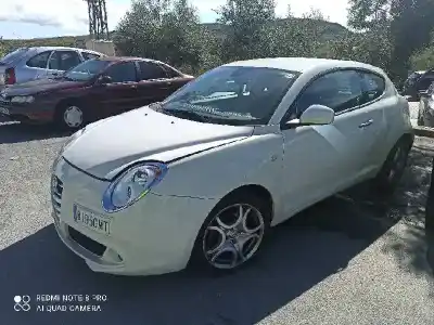 Veículo de Sucata ALFA ROMEO MITO (145) Distinctive do ano 2001 alimentado 199A3000