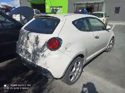 Veículo de Sucata alfa romeo mito (145) distinctive do ano 2001 alimentado 199a3000