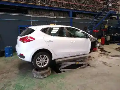 Veículo de Sucata kia ceed (jd) 1.4 concept do ano 2001 alimentado g4fa