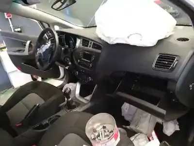 Veículo de Sucata kia ceed (jd) 1.4 concept do ano 2001 alimentado g4fa