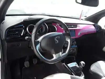 Veículo de Sucata citroen ds3 techno style do ano 2001 alimentado 9hp