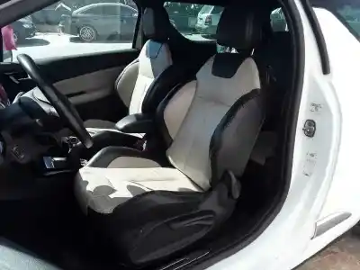 Veículo de Sucata citroen ds3 techno style do ano 2001 alimentado 9hp