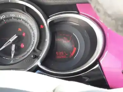 Veículo de Sucata citroen ds3 techno style do ano 2001 alimentado 9hp