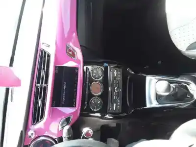 Veículo de Sucata citroen ds3 techno style do ano 2001 alimentado 9hp