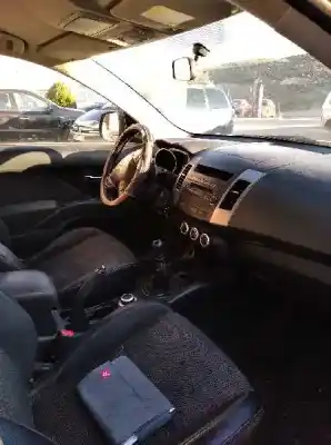 Veículo de Sucata citroen c-crosser seduction 156 cv / 115 kw do ano 2001 alimentado 