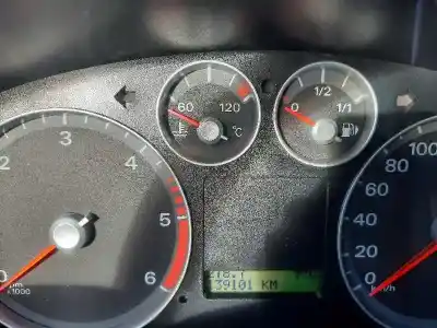 Veículo de Sucata ford focus berlina (cap) ambiente (d) do ano 2006 alimentado hhda