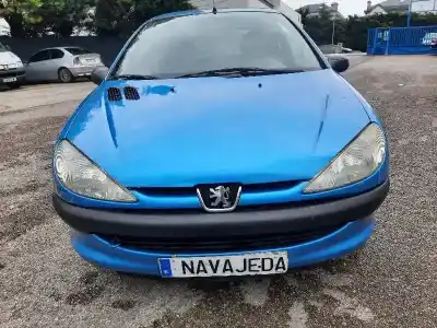 Veicolo di demolizione PEUGEOT                                            206 BERLINA                                                                                                                                                                                                                                                XR                                                                                                                                                                                                                                                         dell'anno 2000 alimentato KFX